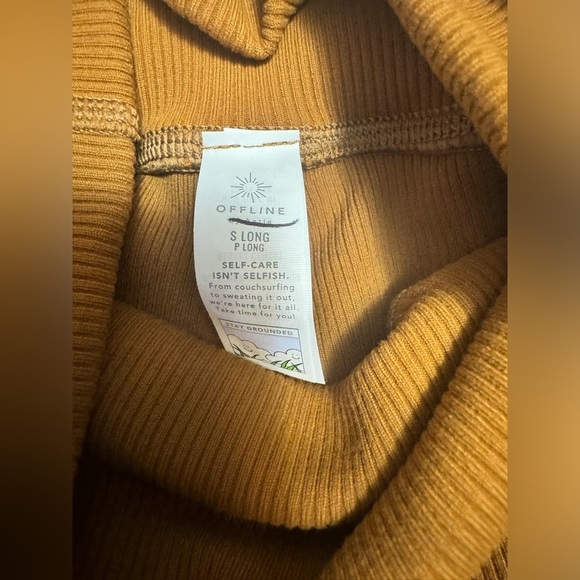 OFFLINE BY AERIE REAL ME HIGH
WAISTED CROSSOVER FLARE
LEGGING Size Small - Picture 5 of 11